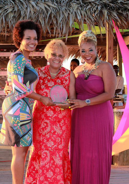 Bahamas Crisis Center recognized at Beauties Brunch fashion event